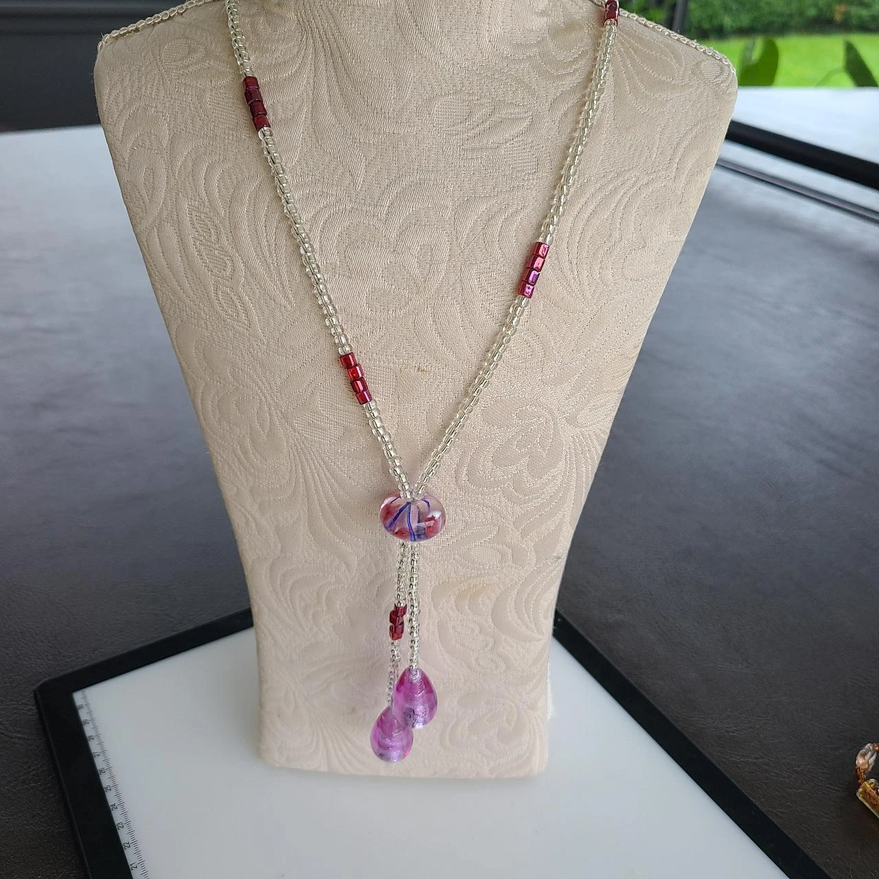 Collar de cuentas de vidrio con corazón de plata y cuentas de lámpara de violín PA1021 – photo 2